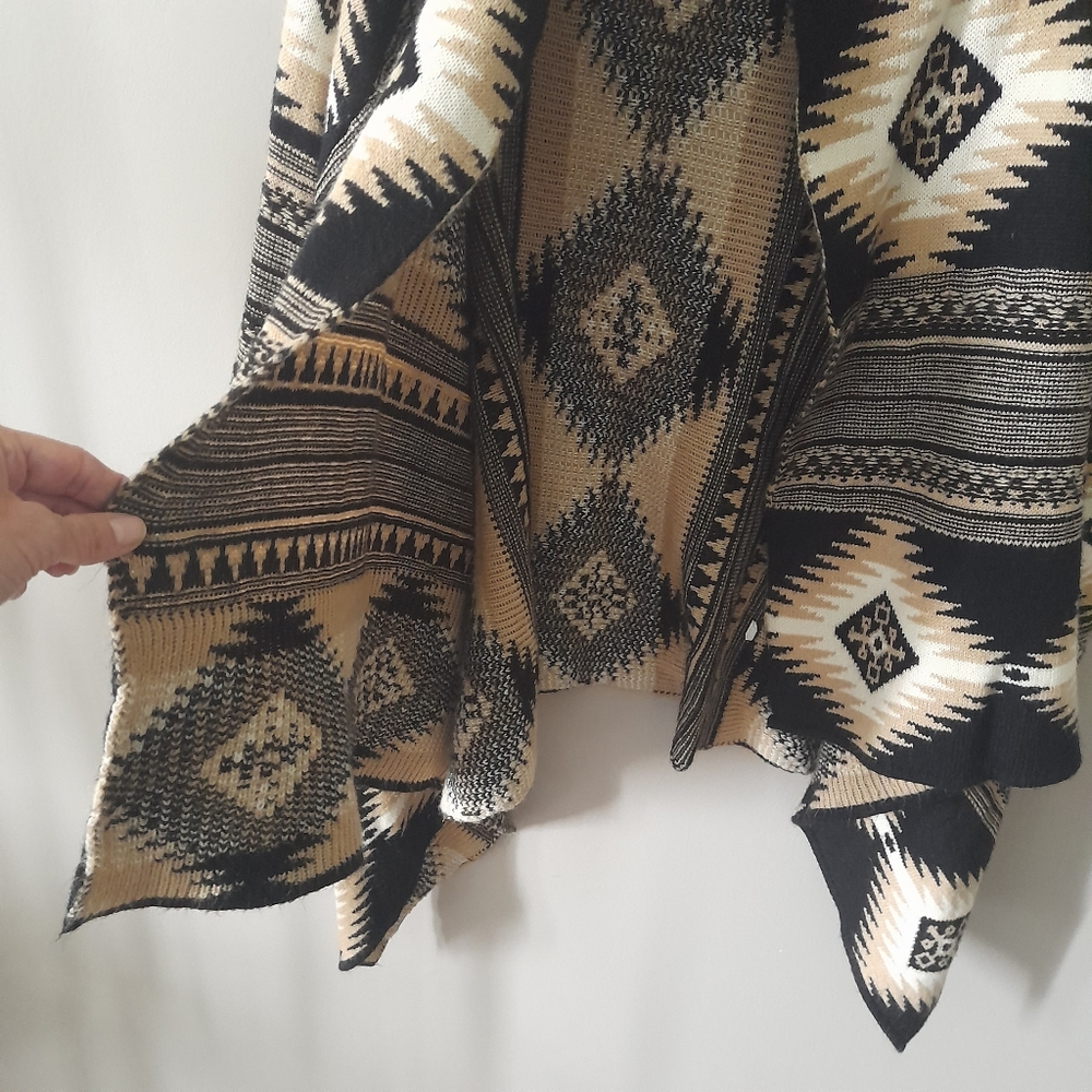 Womens Open Sweater - Picture 2 of 5